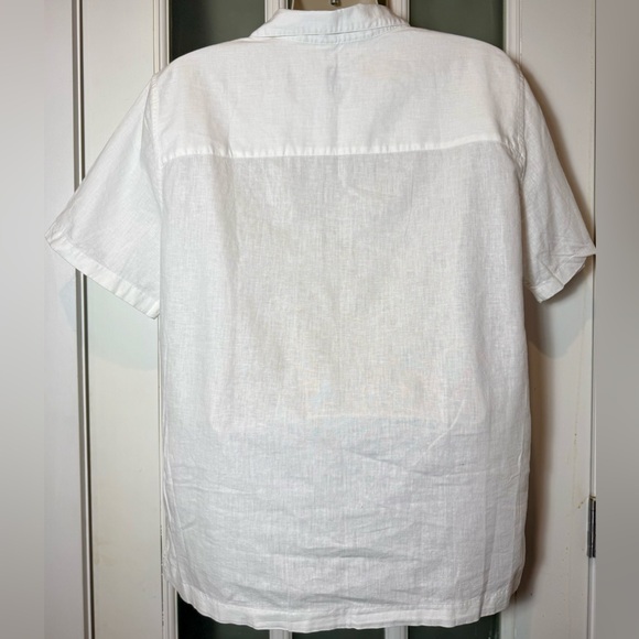 GAP Linen-Blend Button Down Shirt - Picture 2 of 5